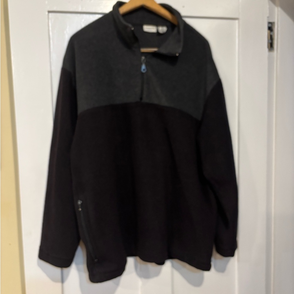 Men's Black and Gray Fleece